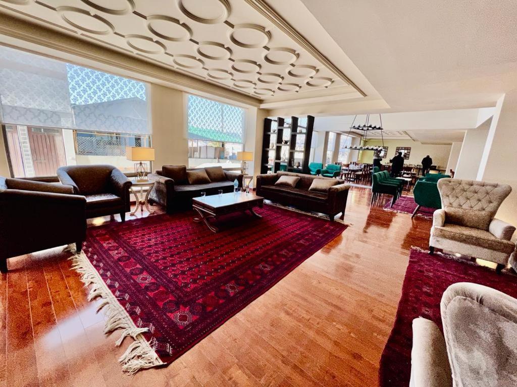 Shelton Suites Бхербан Экстерьер фото